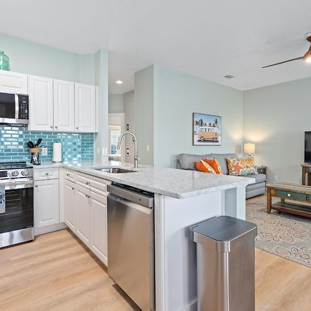 On Flagler Avenue! Dog Friendly With Balcony And Parking Walk To The Beach! New Smyrna Beach Exterior foto